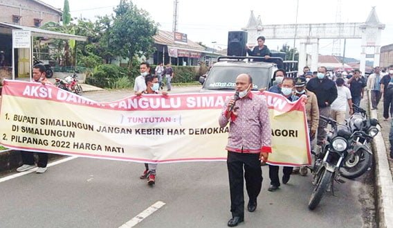 Ratusan Pangulu Nagori Aksi Damai di DPMPN Simalungun