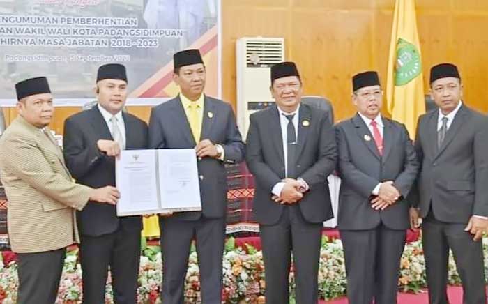 Ketua DPRD Padangsidimpuan Pimpin Rapat Pengumuman Akhir Jabatan Wali Kota/Wakil Wali Kota